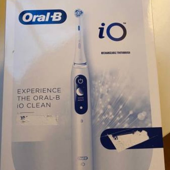 Oral B io9 Electric toothbrush- retails for $360 - Picture 1 of 3